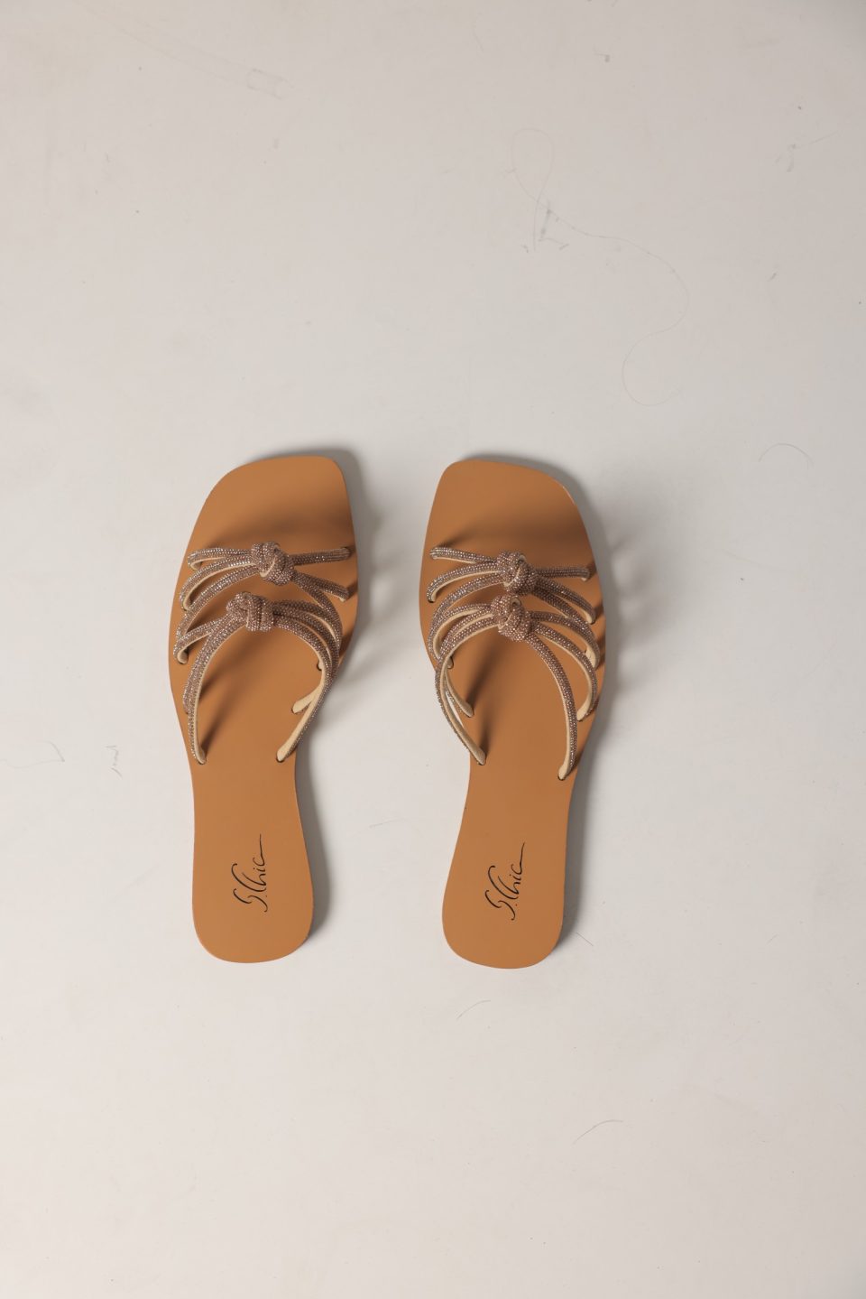 SC-B006 / Silver-Trimmed Slippers