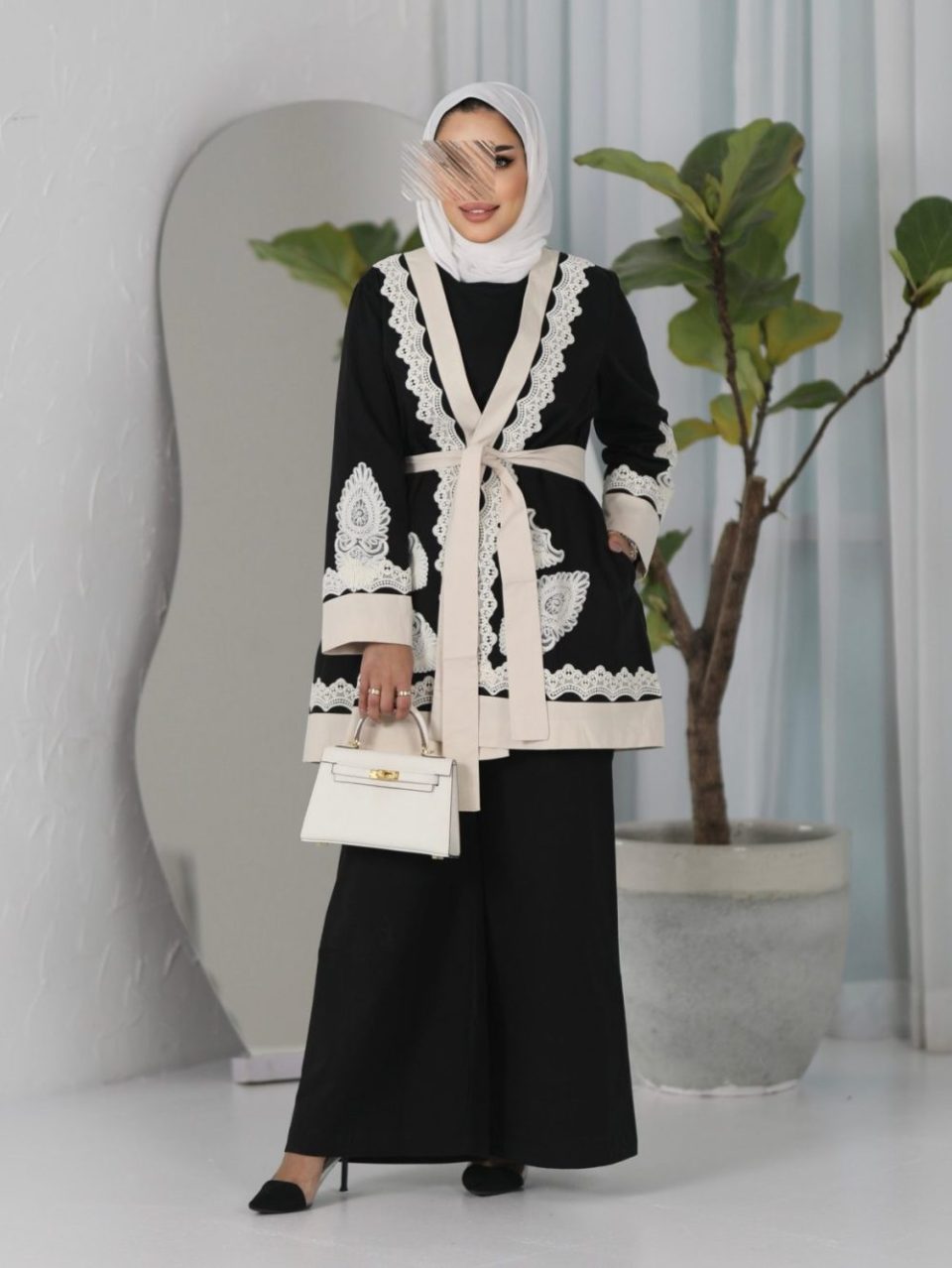 SC-456 / Luxury Embroidered Three-Piece Suit